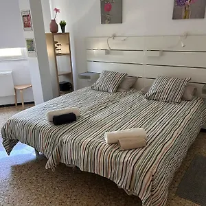 Bed and breakfast Sarah Kite Ii Vv, 2, El Burrero