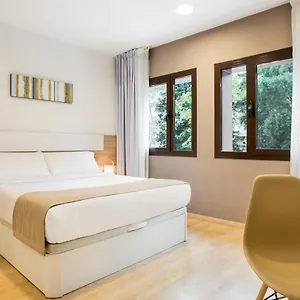 Ginosi Pedralbes 3*, Barcelona España